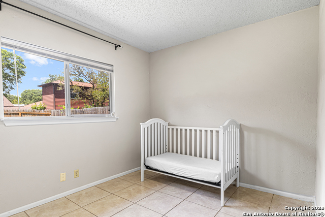 Image 12 of 18 For 9379 Valley Bnd