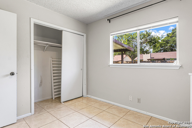 Image 13 of 18 For 9379 Valley Bnd