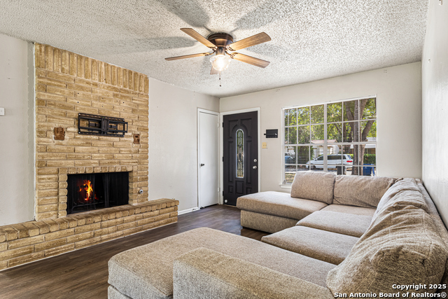 Image 3 of 18 For 9379 Valley Bnd