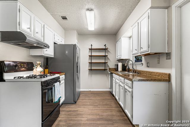 Image 6 of 18 For 9379 Valley Bnd