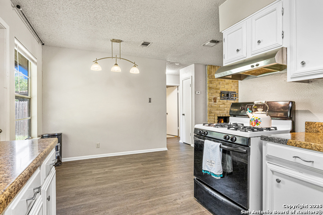 Image 7 of 18 For 9379 Valley Bnd