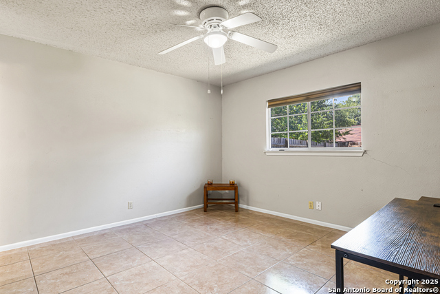 Image 9 of 18 For 9379 Valley Bnd