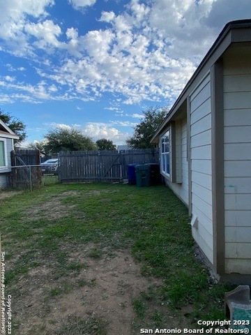 Image 18 of 21 For 3031 Ivy Ridge Ln