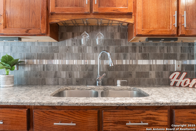 Image 14 of 26 For 504 Saddlebrook Dr.