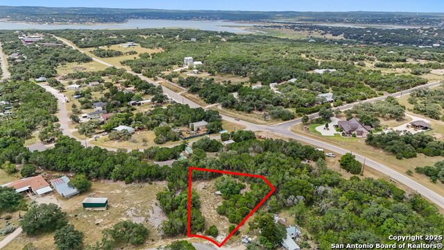 Image 2 of 18 For 556 Hedgestone
