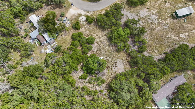 Image 6 of 18 For 556 Hedgestone