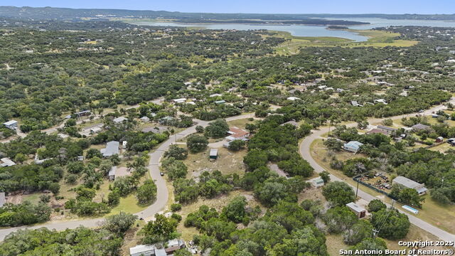 Image 9 of 18 For 556 Hedgestone