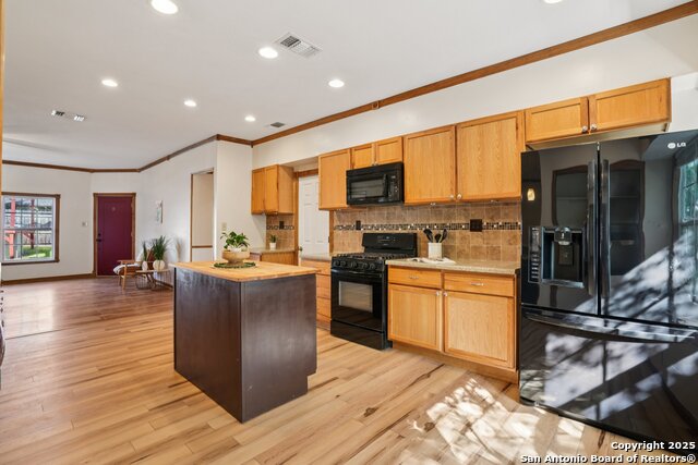 Image 11 of 34 For 9735 Spruce Ridge