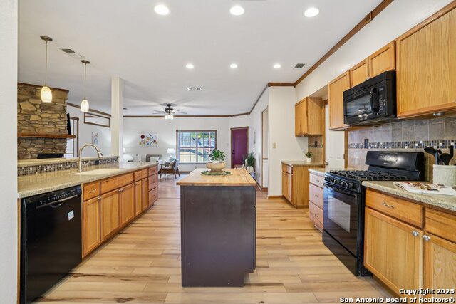 Image 12 of 34 For 9735 Spruce Ridge