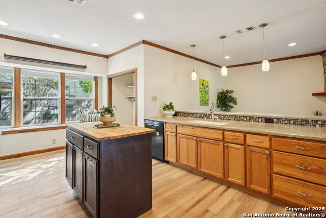 Image 14 of 34 For 9735 Spruce Ridge