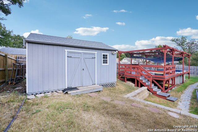 Image 31 of 34 For 9735 Spruce Ridge