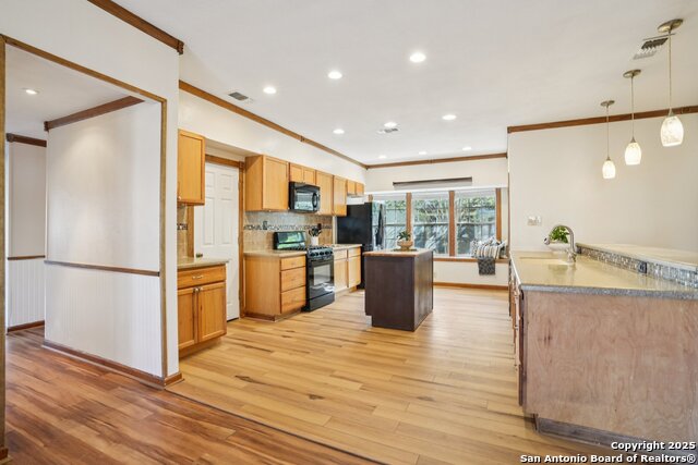 Image 9 of 34 For 9735 Spruce Ridge