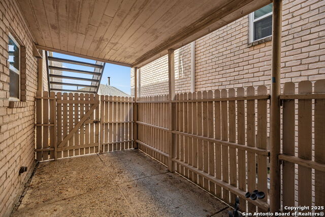 Image 17 of 34 For 200 Ruelle Ln  200a