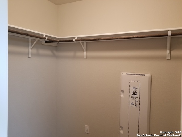 Image 17 of 20 For 7930 Oak Meadows Bend