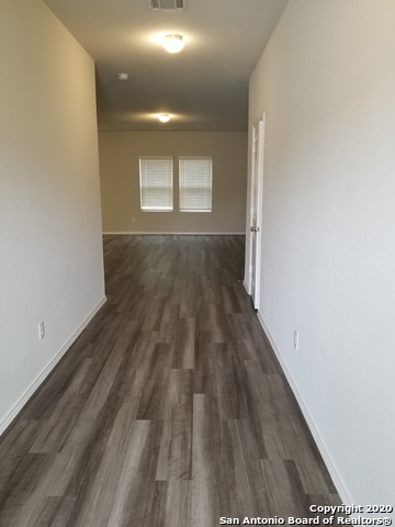 Image 3 of 20 For 7930 Oak Meadows Bend