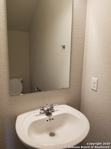 Image 4 of 20 For 7930 Oak Meadows Bend