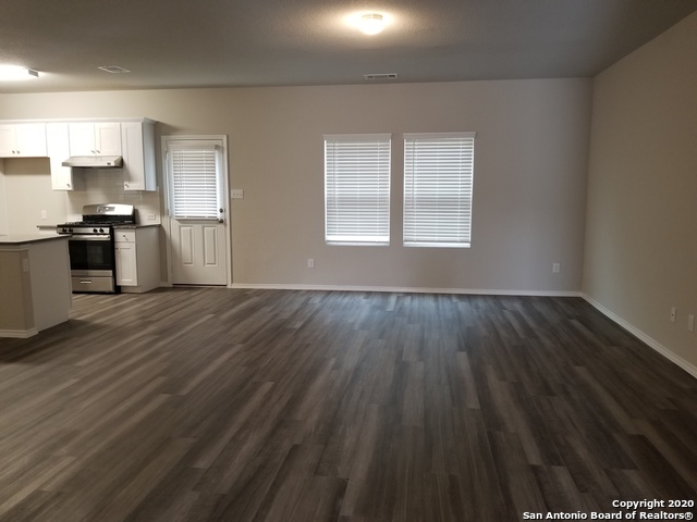 Image 5 of 20 For 7930 Oak Meadows Bend