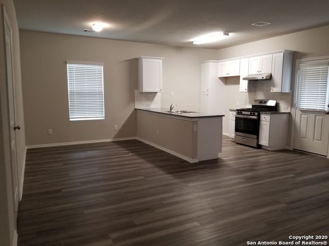 Image 6 of 20 For 7930 Oak Meadows Bend