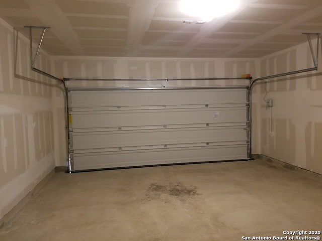 Image 8 of 20 For 7930 Oak Meadows Bend