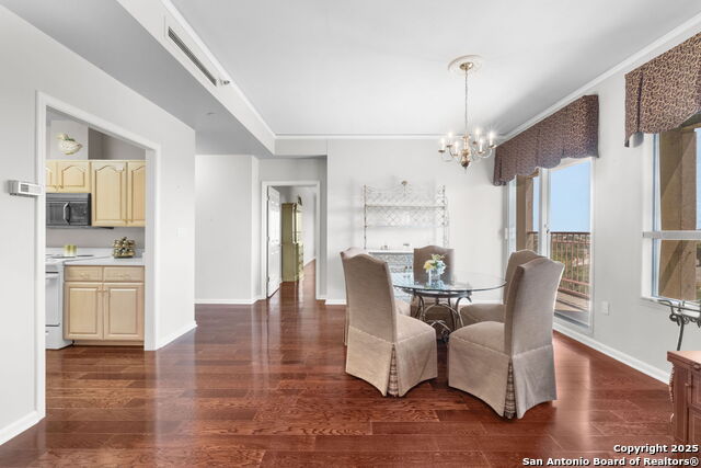 Listing photo id 0 for 1 Towers Park Ln 711