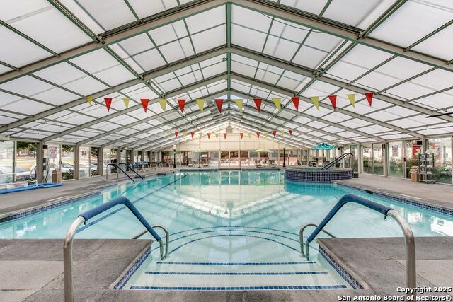 Listing photo id 22 for 1 Towers Park Ln 711