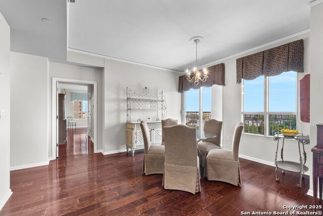 Listing photo id 2 for 1 Towers Park Ln 711