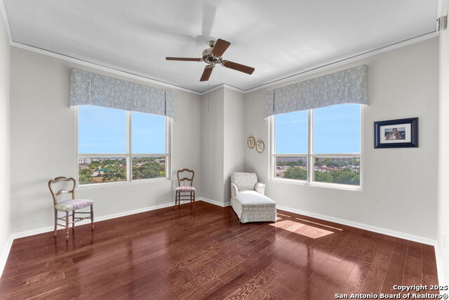 Listing photo id 4 for 1 Towers Park Ln 711