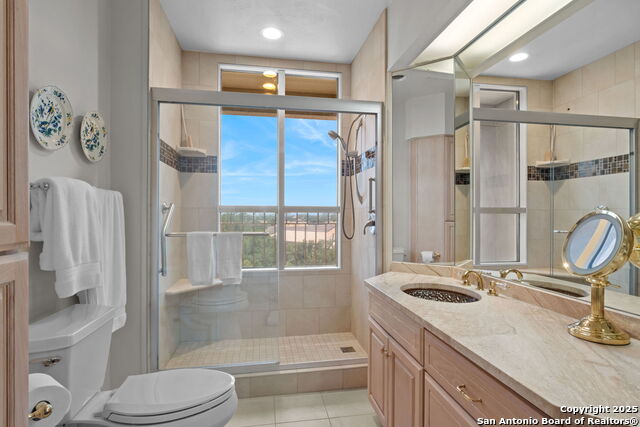 Listing photo id 5 for 1 Towers Park Ln 711