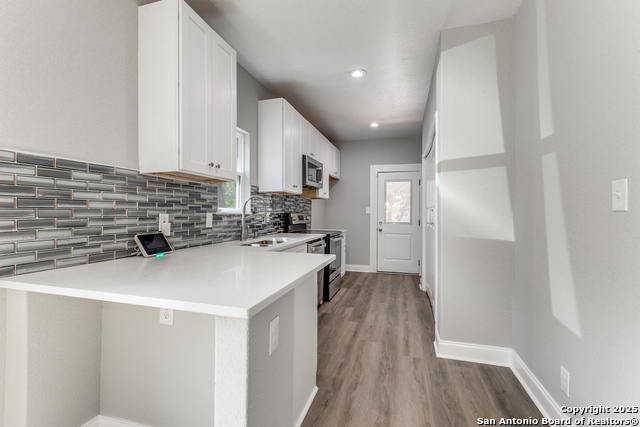 Image 10 of 25 For 743 Avant