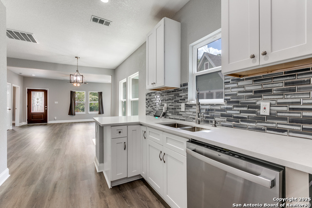 Image 13 of 25 For 743 Avant