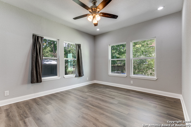 Image 16 of 25 For 743 Avant