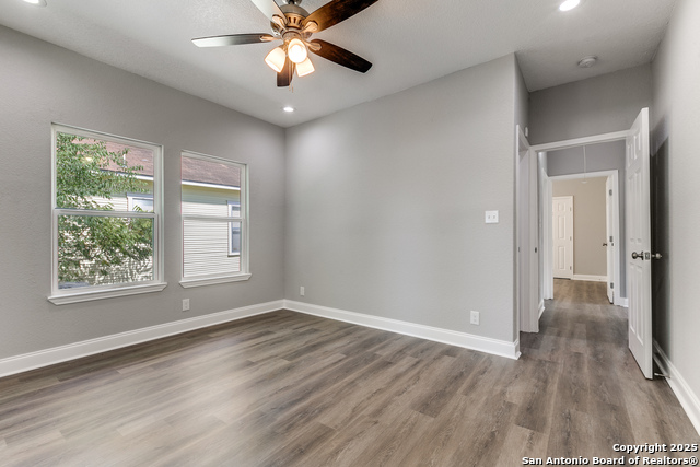 Image 17 of 25 For 743 Avant