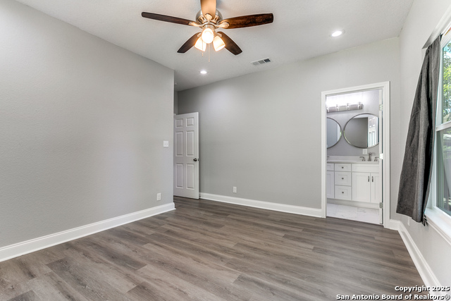 Image 18 of 25 For 743 Avant