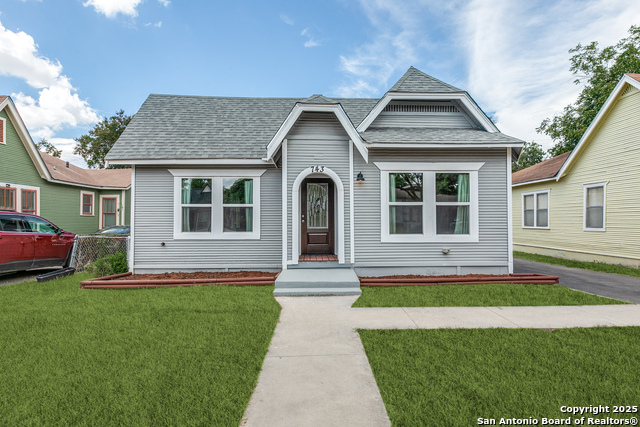 Image 2 of 25 For 743 Avant