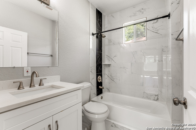 Image 22 of 25 For 743 Avant