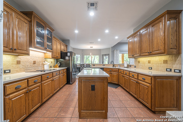 Image 11 of 37 For 519 Long Mdw