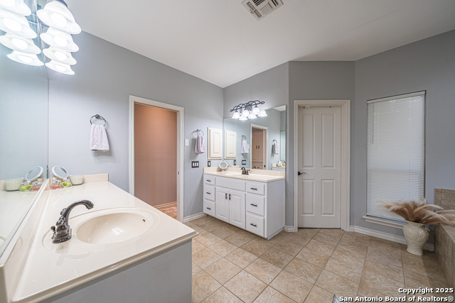 Image 25 of 37 For 519 Long Mdw