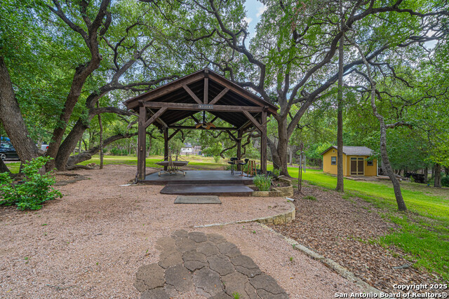 Image 31 of 37 For 519 Long Mdw