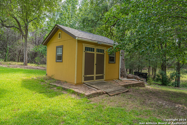 Image 32 of 37 For 519 Long Mdw