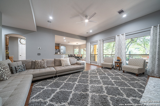 Image 9 of 37 For 519 Long Mdw