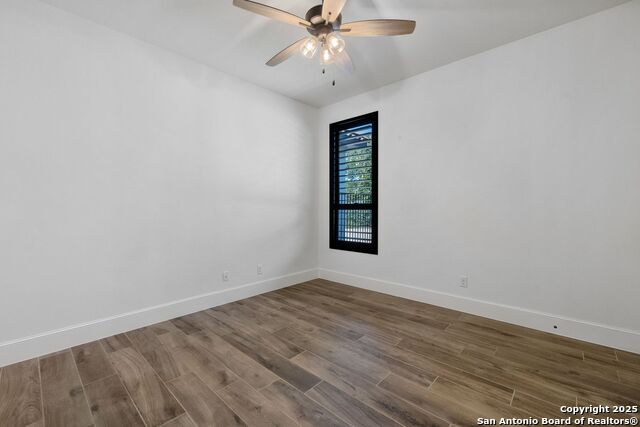 Listing photo id 19 for 3 Imperial Way