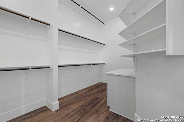 Listing photo id 30 for 3 Imperial Way