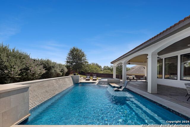 Listing photo id 37 for 3 Imperial Way