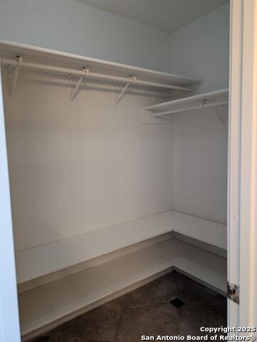 Image 11 of 17 For 2802 Redrock Trail Ne