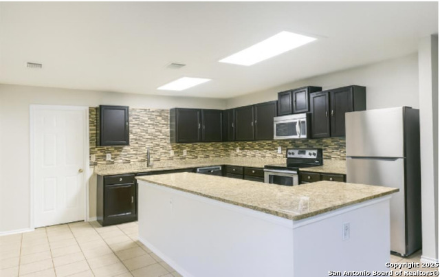 Image 3 of 17 For 2802 Redrock Trail Ne