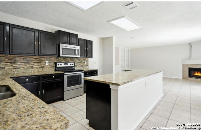 Image 4 of 17 For 2802 Redrock Trail Ne