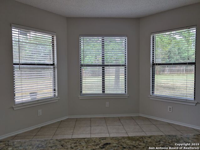 Image 6 of 17 For 2802 Redrock Trail Ne