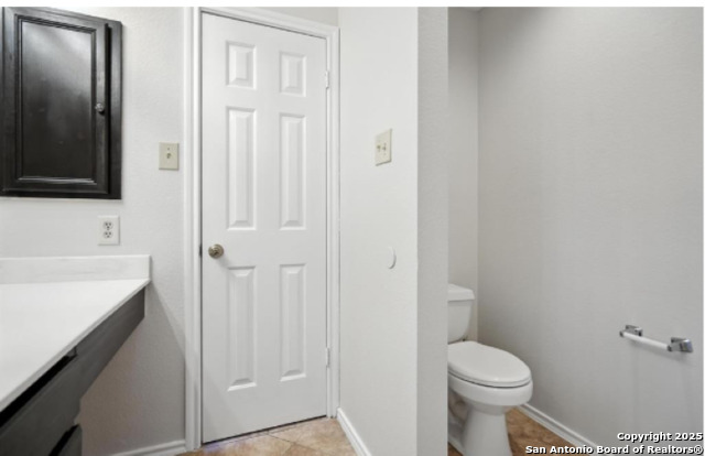 Image 9 of 17 For 2802 Redrock Trail Ne