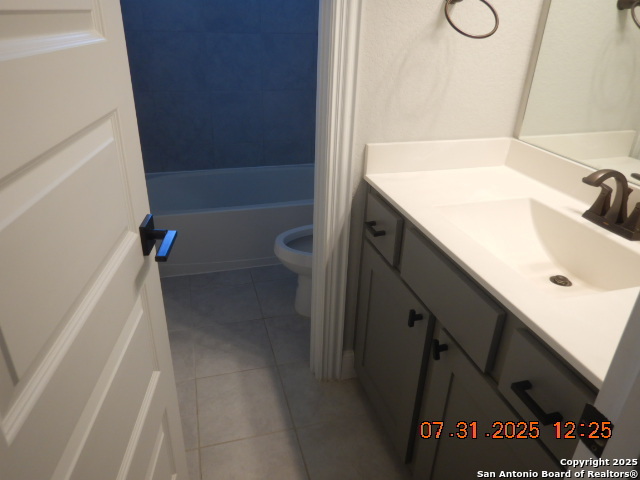 Listing photo id 21 for 6951 Hallie Loop