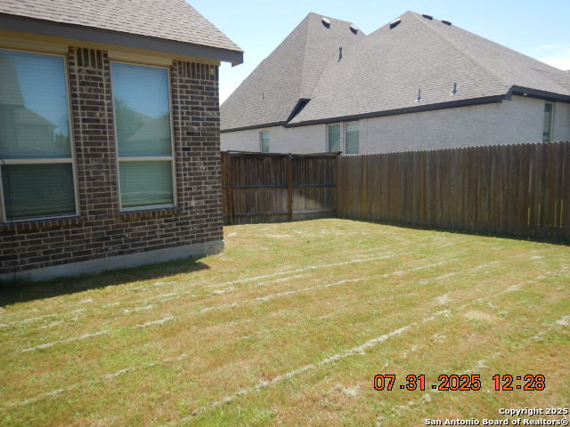 Listing photo id 24 for 6951 Hallie Loop